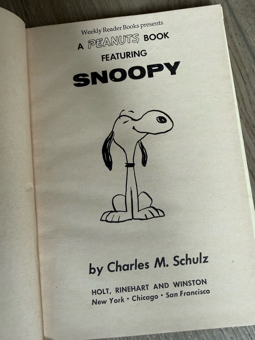 Vintage Snoopy Peanuts Book - Picture 3 of 5